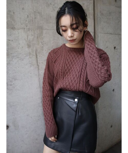 EVRIS（エヴリス）の「クロップドケーブルニットトップス（ニット/セーター・レディース・ブラウン/パープル/アイボリー・FREE）」の18枚目の写真