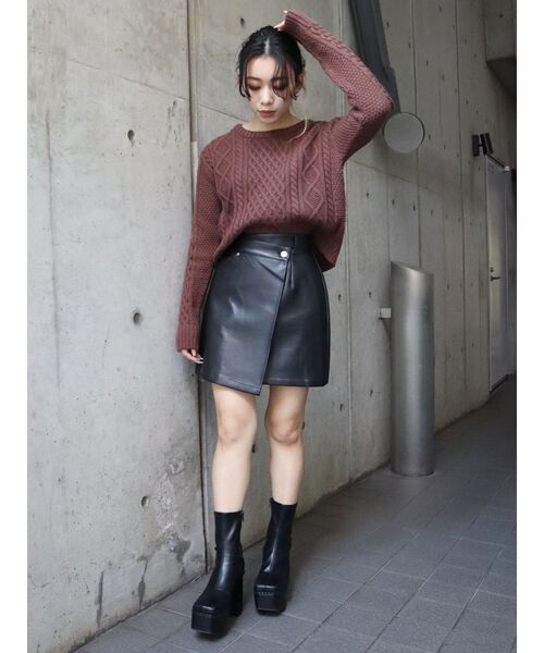 EVRIS（エヴリス）の「クロップドケーブルニットトップス（ニット/セーター・レディース・ブラウン/パープル/アイボリー・FREE）」の19枚目の写真