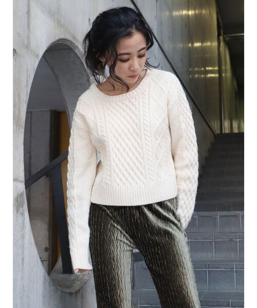 EVRIS（エヴリス）の「クロップドケーブルニットトップス（ニット/セーター・レディース・ブラウン/パープル/アイボリー・FREE）」の9枚目の写真