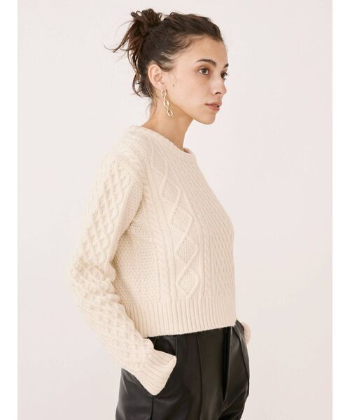 EVRIS（エヴリス）の「クロップドケーブルニットトップス（ニット/セーター・レディース・ブラウン/パープル/アイボリー・FREE）」の11枚目の写真