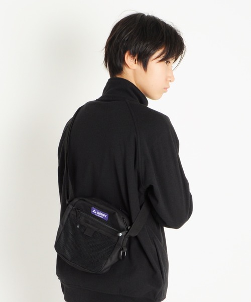 GLAZOS（グラソス）の「【GERRY】スクエアミニショルダー（ショルダーバッグ・キッズ・ブラック/ベージュ/グレー/カーキ・フリー）」の2枚目の写真
