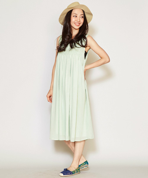 チャイハネ(チャイハネ)の「【チャイハネ】スモーネワンピース(ワンピース・レディース・ブラック/パープル/ホワイト/レッド/イエロー系その他/ライトグリーン/ミント/スカイブルー/ライトピンク/イエロー/ラベンダー/ライトパープル/ブルー/ネイビー/ピンク/サーモンピンク/レモンイエロー/ライトブルー/ブラック×ブラック・FREE)」の6枚目の写真