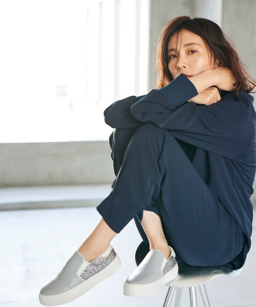 Mazell（マゼル）の「Mazell  / 厚底ライトスリッポン2（スリッポン・レディース・グレー/オフホワイト・36/40/38/35/39/37）」の3枚目の写真