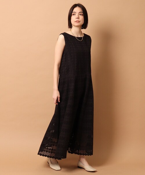 ドレステリア 刺繍ブラックワンピース DRESSTERIOR(ドレステリア)の「◇シフリー刺繍フレア