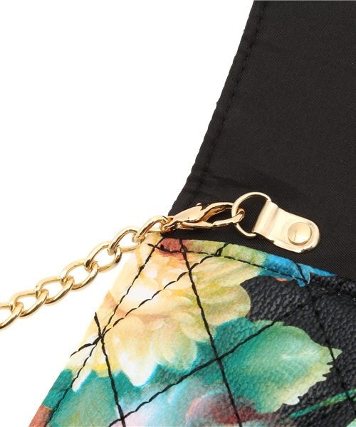 ROSE BUD(ローズバッド)の「(LL ACCESSORIES) B1460C QUILTED FLOWER CLUTCH BAG(クラッチバッグ・レディース・ホワイト/ブラック・ONE SIZE)」の8枚目の写真