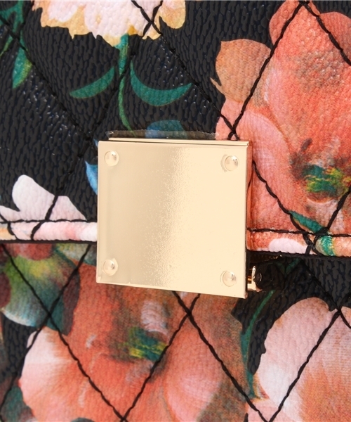 ROSE BUD(ローズバッド)の「(LL ACCESSORIES) B1460C QUILTED FLOWER CLUTCH BAG(クラッチバッグ・レディース・ホワイト/ブラック・ONE SIZE)」の7枚目の写真