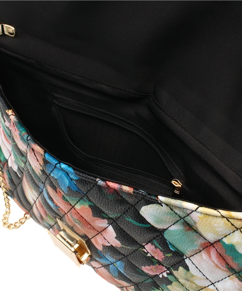 ROSE BUD(ローズバッド)の「(LL ACCESSORIES) B1460C QUILTED FLOWER CLUTCH BAG(クラッチバッグ・レディース・ホワイト/ブラック・ONE SIZE)」の5枚目の写真