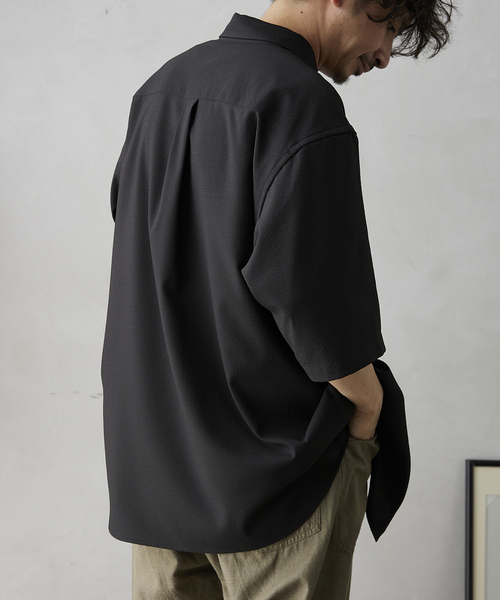 JOURNAL STANDARD relume(ジャーナルスタンダード レリューム)の「サッカー ボタンダウン ハーフスリーブシャツ(シャツ/ブラウス・メンズ・ブラック/ベージュ/ブルー・SMALL/MEDIUM/LARGE)」の13枚目の写真