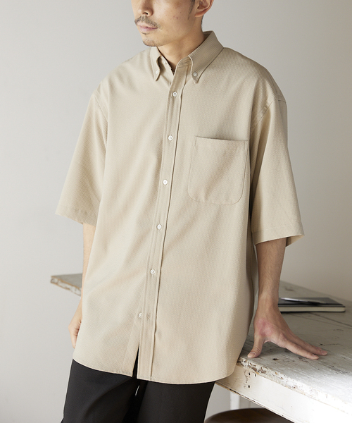 JOURNAL STANDARD relume(ジャーナルスタンダード レリューム)の「サッカー ボタンダウン ハーフスリーブシャツ(シャツ/ブラウス・メンズ・ブラック/ベージュ/ブルー・SMALL/MEDIUM/LARGE)」の18枚目の写真