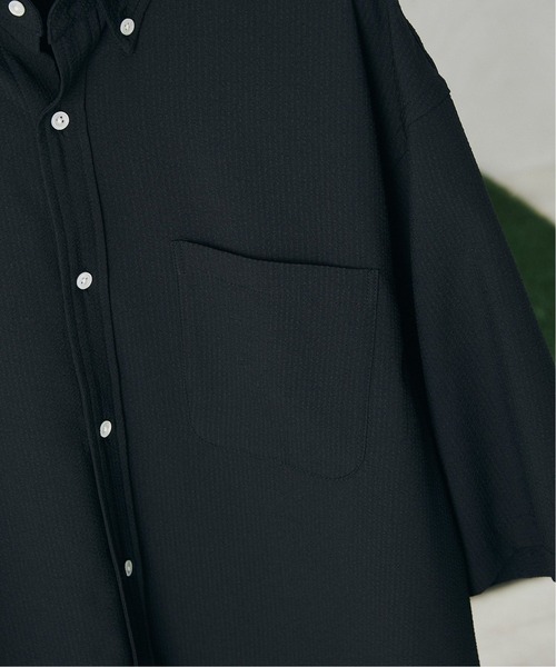 JOURNAL STANDARD relume(ジャーナルスタンダード レリューム)の「サッカー ボタンダウン ハーフスリーブシャツ(シャツ/ブラウス・メンズ・ブラック/ベージュ/ブルー・SMALL/MEDIUM/LARGE)」の9枚目の写真