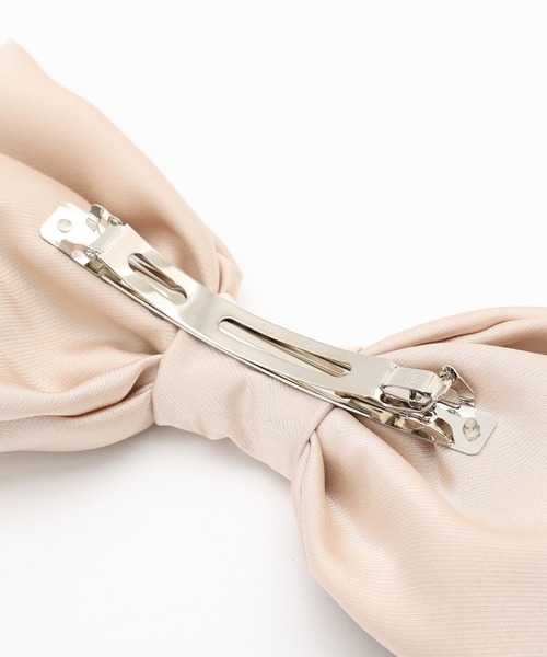 one after another NICE CLAUP（ワンアフターアナザーナイスクラップ）の「ビックリボンバレッタ（バレッタ/ヘアクリップ・レディース・ブラック/ライトベージュ・FREE）」の16枚目の写真