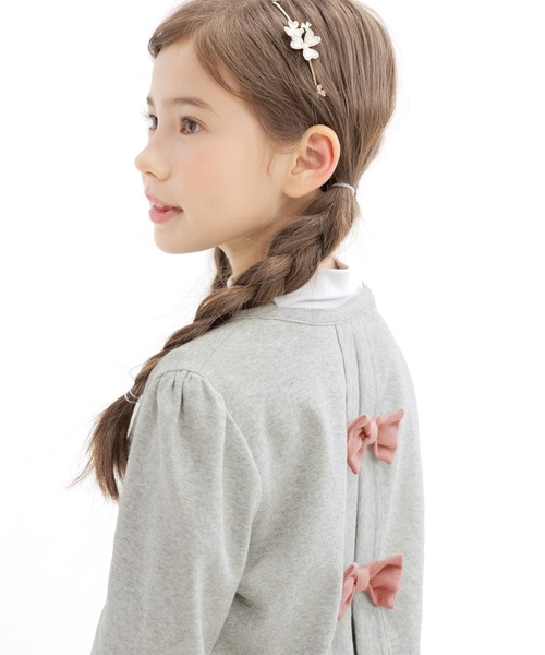 Bee des Bee（ビーデスビー）の「バックリボンカーディガン（カーディガン/ボレロ・キッズ・ブラック/ブラウン/杢グレー/ピンク/サックスブルー・110cm/100cm/120cm/130cm/140cm/150cm）」の3枚目の写真