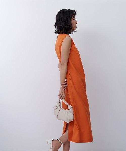 UR'S（ユアーズ）の「ノースリーブコクーンロングワンピース（ワンピース・レディース・ベージュ/ブルー/レッド/ブラック/オレンジ系その他/ターコイズブルー/ナチュラル・S/M/L）」の13枚目の写真