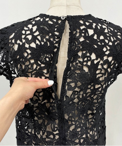 PICCIN(ピッチン)の「【セットアップ着用可能】総レースフレンチタック袖ブラウス(シャツ/ブラウス・レディース・ホワイト/ブラック・M)」の8枚目の写真
