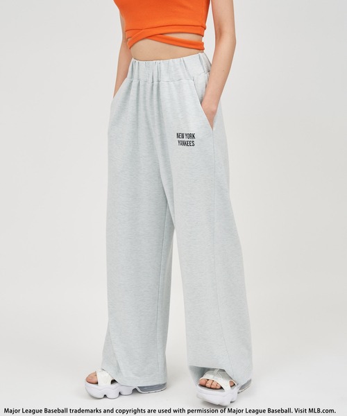 BACK TO THE FIELD(バック トゥー ザ フィールド)の「【MLB】フロントクロスタンク×リラックスワイドパンツセットアップ(ワンピース・レディース・ブラック/オレンジ系/ホワイト系・FREE)」の7枚目の写真