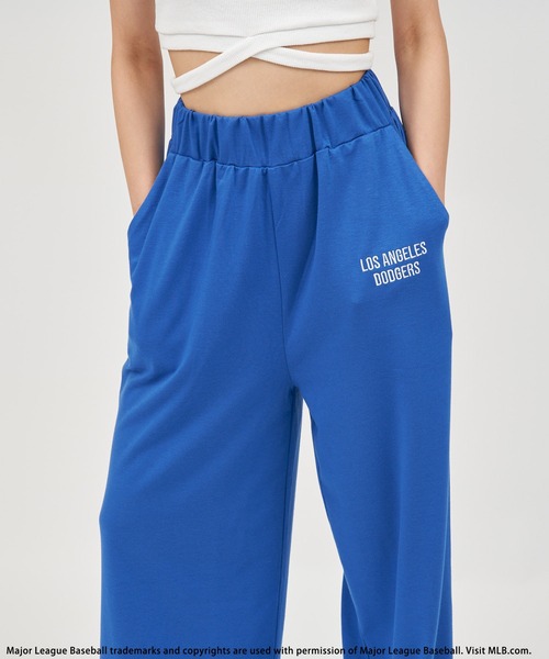 BACK TO THE FIELD(バック トゥー ザ フィールド)の「【MLB】フロントクロスタンク×リラックスワイドパンツセットアップ(ワンピース・レディース・ブラック/オレンジ系/ホワイト系・FREE)」の9枚目の写真