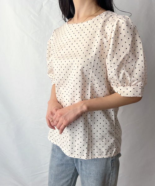 H.Warren（エイチウォーレン）の「ピンドットバックデザインパフスリーブブラウス（シャツ/ブラウス・レディース・ホワイト・FREE）」の6枚目の写真