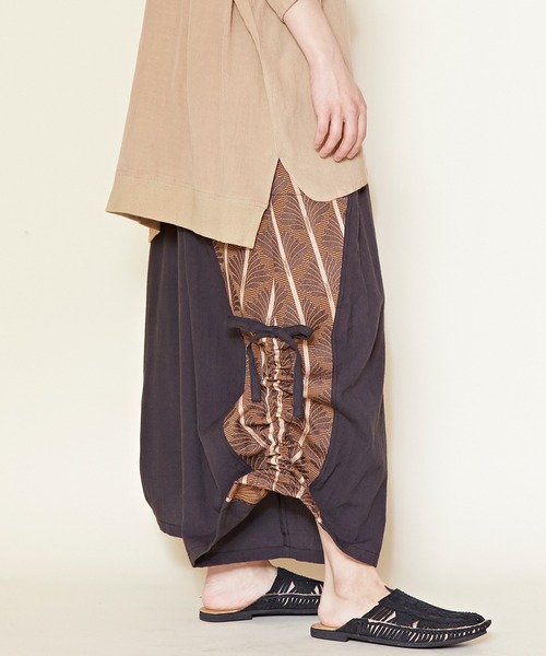 チャイハネ（チャイハネ）の「【チャイハネ】セイージャMEN'S変形ドレープパンツ（その他パンツ・メンズ・ブラック/ブラウン/レッド/カーキ・FREE）」の11枚目の写真