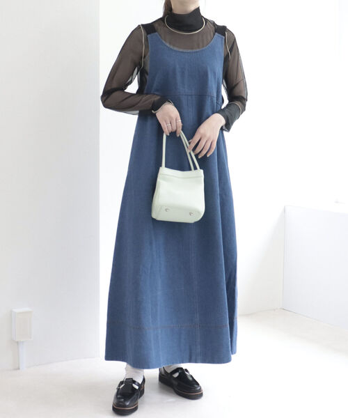 fredy emue（フレディエミュ）の「バックデザインデニムフレアジャンスカ（ジャンパースカート・レディース・ブラック/ブルー・38）」の3枚目の写真