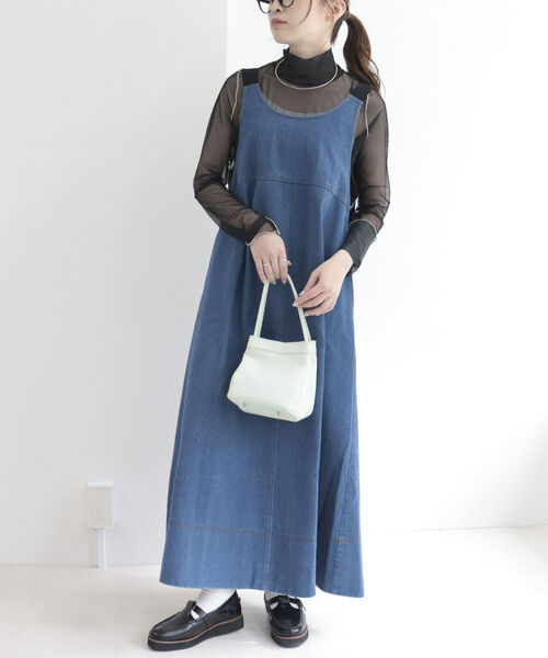 fredy emue（フレディエミュ）の「バックデザインデニムフレアジャンスカ（ジャンパースカート・レディース・ブラック/ブルー・38）」の4枚目の写真