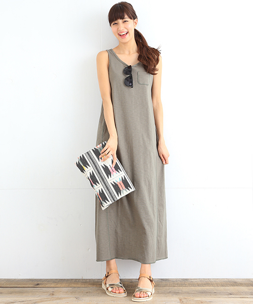 B:MING by BEAMS（ビーミングバイビームス）の「＜InRed 6月号掲載＞AVANI / バティッククラッチ（クラッチバッグ・レディース・ブラック/ピンク・ONE SIZE）」の15枚目の写真