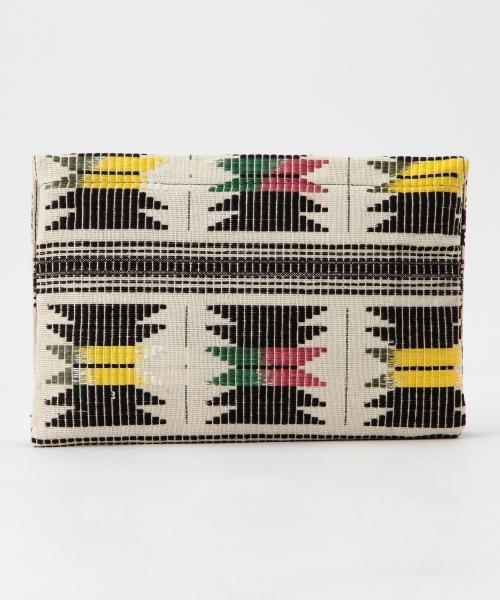 B:MING by BEAMS（ビーミングバイビームス）の「＜InRed 6月号掲載＞AVANI / バティッククラッチ（クラッチバッグ・レディース・ブラック/ピンク・ONE SIZE）」の7枚目の写真