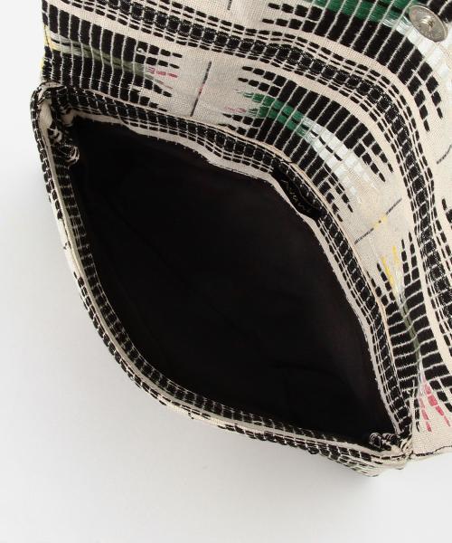 B:MING by BEAMS（ビーミングバイビームス）の「＜InRed 6月号掲載＞AVANI / バティッククラッチ（クラッチバッグ・レディース・ブラック/ピンク・ONE SIZE）」の20枚目の写真