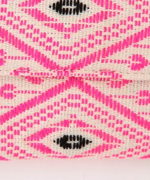 B:MING by BEAMS（ビーミングバイビームス）の「＜InRed 6月号掲載＞AVANI / バティッククラッチ（クラッチバッグ・レディース・ブラック/ピンク・ONE SIZE）」の17枚目の写真
