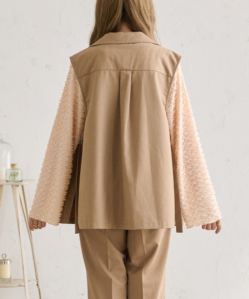 Ambre Neige(アンブルネージュ)の「【ユニセックス】スリットテーラージレ/WEB/EC限定商品(ベスト・レディース・ベージュ/アイボリー・MEDIUM/LARGE)」の5枚目の写真