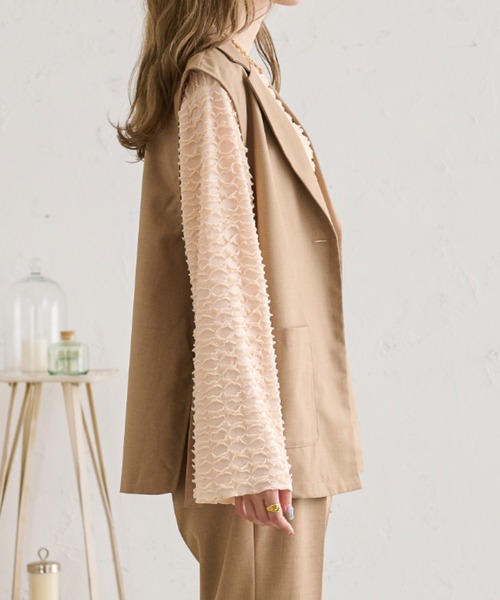 Ambre Neige(アンブルネージュ)の「【ユニセックス】スリットテーラージレ/WEB/EC限定商品(ベスト・レディース・ベージュ/アイボリー・MEDIUM/LARGE)」の8枚目の写真