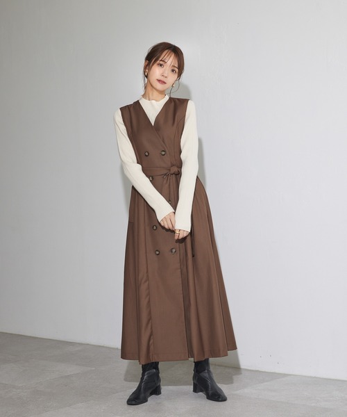 ADIRA（アディラ）の「2ウェイトレンチジャンスカ（ジャンパースカート・レディース・ベージュ/ブラウン・MEDIUM）」の2枚目の写真