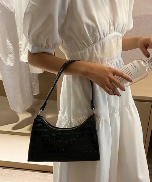 NiiNa(ニーナ)の「【NiiNa】ワンハンドルクロコバッグ(ハンドバッグ・レディース・ホワイト/ブラック/ピンク/グリーン/イエロー・FREE)」の8枚目の写真