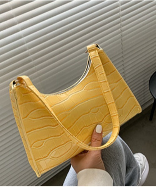 NiiNa(ニーナ)の「【NiiNa】ワンハンドルクロコバッグ(ハンドバッグ・レディース・ホワイト/ブラック/ピンク/グリーン/イエロー・FREE)」の16枚目の写真