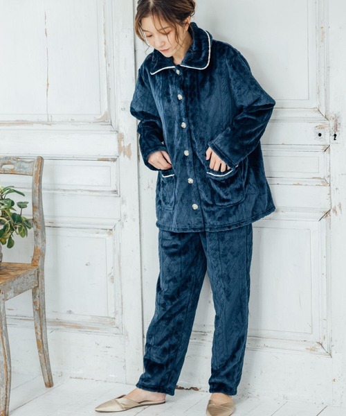 fran de lingerie（フランデランジェリー）の「もこもこ フリース前開き上下セット レディース パジャマ ふわふわ 部屋着 かわいい あったか（ルームウェア/パジャマ・レディース・グレイッシュベージュ/オフホワイト/ライトブラウン/ワインレッド/コーラルピンク/ホワイト/ライトグレー/ダークブルー/オレンジ/モカ・M-L）」の7枚目の写真