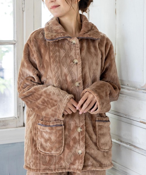 fran de lingerie（フランデランジェリー）の「もこもこ フリース前開き上下セット レディース パジャマ ふわふわ 部屋着 かわいい あったか（ルームウェア/パジャマ・レディース・グレイッシュベージュ/オフホワイト/ライトブラウン/ワインレッド/コーラルピンク/ホワイト/ライトグレー/ダークブルー/オレンジ/モカ・M-L）」の5枚目の写真