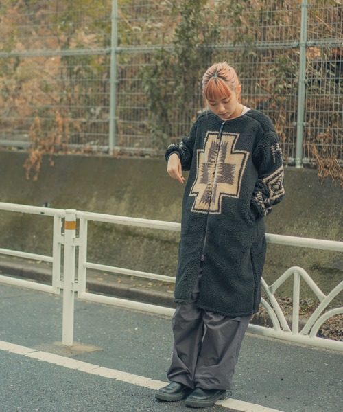 PENDLETON(ペンドルトン)の「【 PENDLETON / ペンドルトン 】ボアジップロングカーディガン Boa Zip Crewneck 2475-9106 MNY(ブルゾン・レディース・ブラック/アイボリー・FREE)」の4枚目の写真