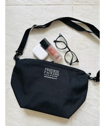 ONE DAY KMC （ワンデイケーエムシー）の「FREDRIK PACKERS / フレドリックパッカーズ / 1000D FAM SHOULDER <M>（ショルダーバッグ）」