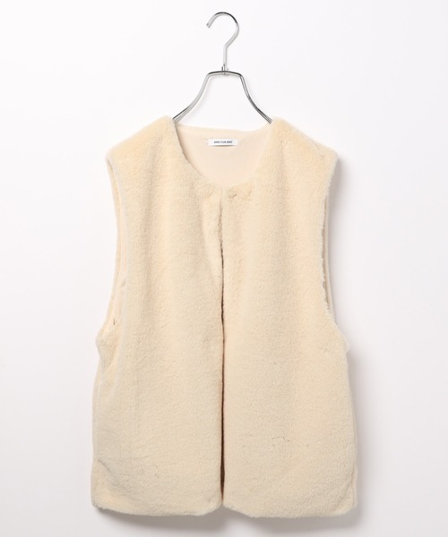 GLOBAL WORK(グローバルワーク)の「ファーベスト/AND YUA ANY/176307(ベスト・キッズ・アイボリー/ベージュ・FREE)」の10枚目の写真