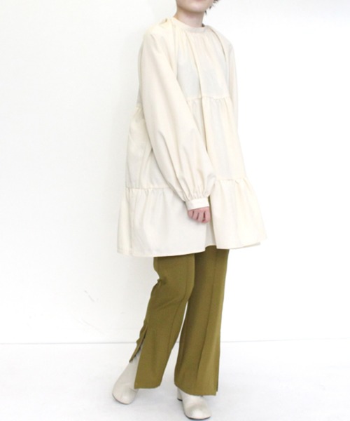 STYLEBLOCK(スタイルブロック)の「先染めストライプボリュームスリーブティアードブラウス(シャツ/ブラウス・レディース・ネイビー/クリーム/ライトブルー・M)」の2枚目の写真