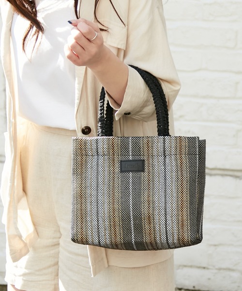 Actually（アクチュアリー）の「マルチストライプ ミニトート（トートバッグ・レディース・ブラック/グリーン・フリー）」の19枚目の写真