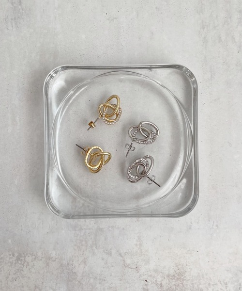 thank U more(サンキューモア)の「ラインストーン サークル × チェーン モチーフ ピアス【両耳用】(ピアス(両耳用)・レディース・ゴールド/シルバー・FREE)」の7枚目の写真