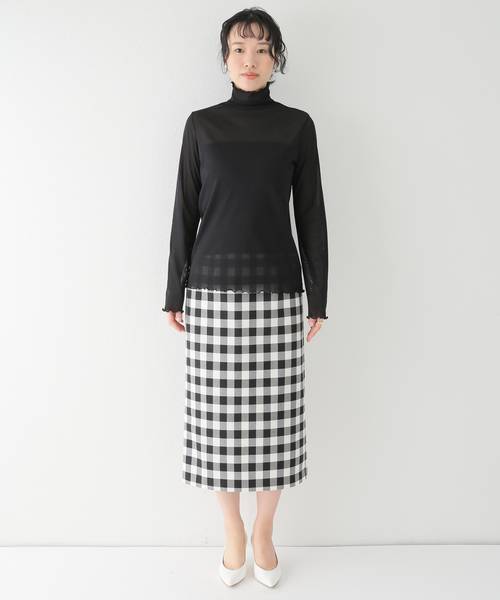 La TOTALITE(ラトータリテ)の「シアーハイネックカットソー(Tシャツ/カットソー・レディース・ベージュ/ホワイト/ブラック・FREE)」の4枚目の写真