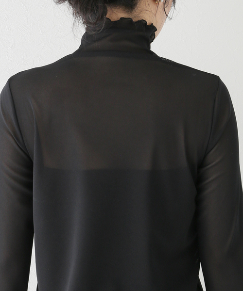 La TOTALITE(ラトータリテ)の「シアーハイネックカットソー(Tシャツ/カットソー・レディース・ベージュ/ホワイト/ブラック・FREE)」の9枚目の写真