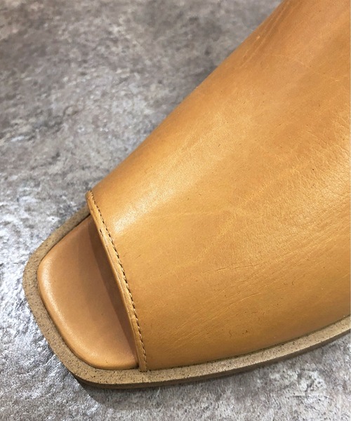 enchanted(エンチャンテッド)の「《APOM》本革カバーミュールサンダル(サンダル・レディース・ホワイト/ブラック/ベージュ・35/36/37/38/39/40)」の14枚目の写真