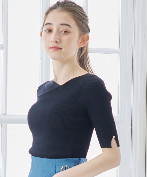 12Twelve Agenda(トゥエルブ アジェンダ)の「アシメタックネック5分袖リブニットプルオーバー(ニット/セーター・レディース・ブラック/ピンク/グレイッシュベージュ/オフホワイト・M)」の5枚目の写真