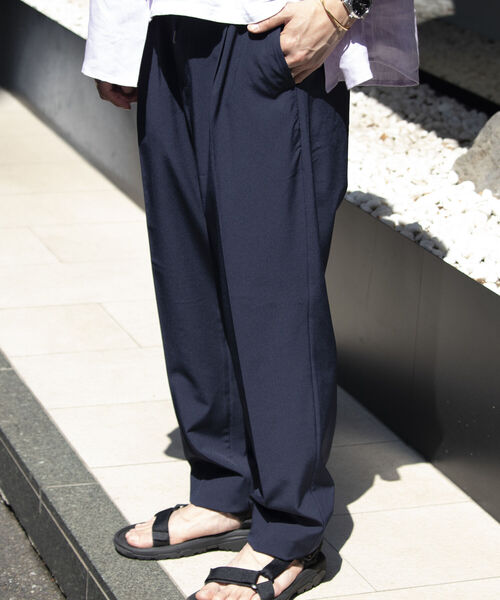 GLOSTER（グロスター）の「【GLOSTER/グロスター】サマートロピカル タック入りイージーパンツ イージーケア（その他パンツ・メンズ・グレイッシュベージュ/グリーン/ネイビー・S/L/M）」の3枚目の写真