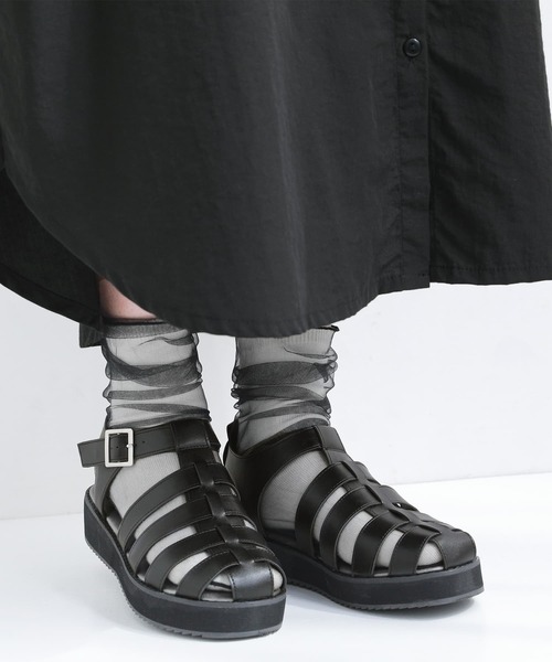 n'OrLABEL（ノアールレーベル）の「【廃盤】『バックルデザイングルカサンダル』（サンダル・レディース・グリーン/アンティークシルバー/ブラック/グレイッシュベージュ/レッド・L/LL/M）」の2枚目の写真