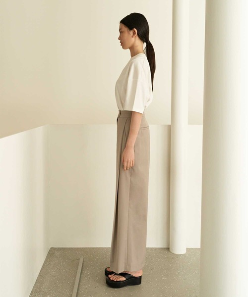 MOHAN(モハン)の「【MOHAN 】TOR ダイアグリー タック トラウザー / TOR DIAGONAL TUCK TROUSER(スラックス・レディース・ライトグレー/ライトベージュ・SMALL/MEDIUM)」の11枚目の写真