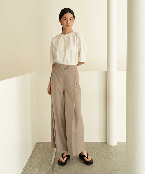 MOHAN(モハン)の「【MOHAN 】TOR ダイアグリー タック トラウザー / TOR DIAGONAL TUCK TROUSER(スラックス・レディース・ライトグレー/ライトベージュ・SMALL/MEDIUM)」の4枚目の写真