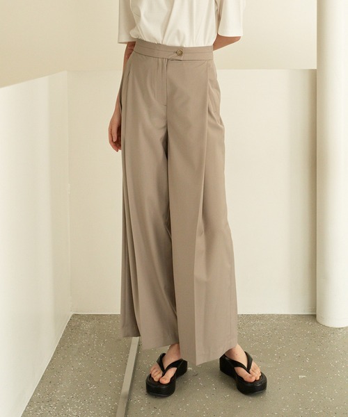 MOHAN(モハン)の「【MOHAN 】TOR ダイアグリー タック トラウザー / TOR DIAGONAL TUCK TROUSER(スラックス・レディース・ライトグレー/ライトベージュ・SMALL/MEDIUM)」の8枚目の写真